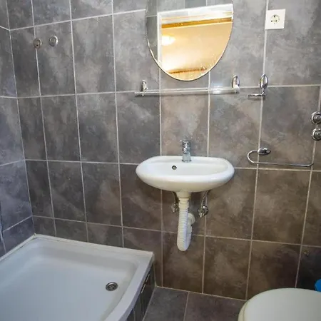 Appartement Goran 2 *